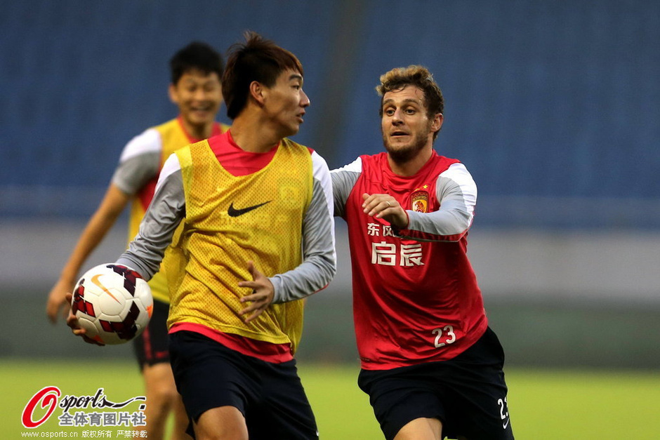 澳亚国际登录-绿城主场击败恒大，豪取关键三分的简单介绍