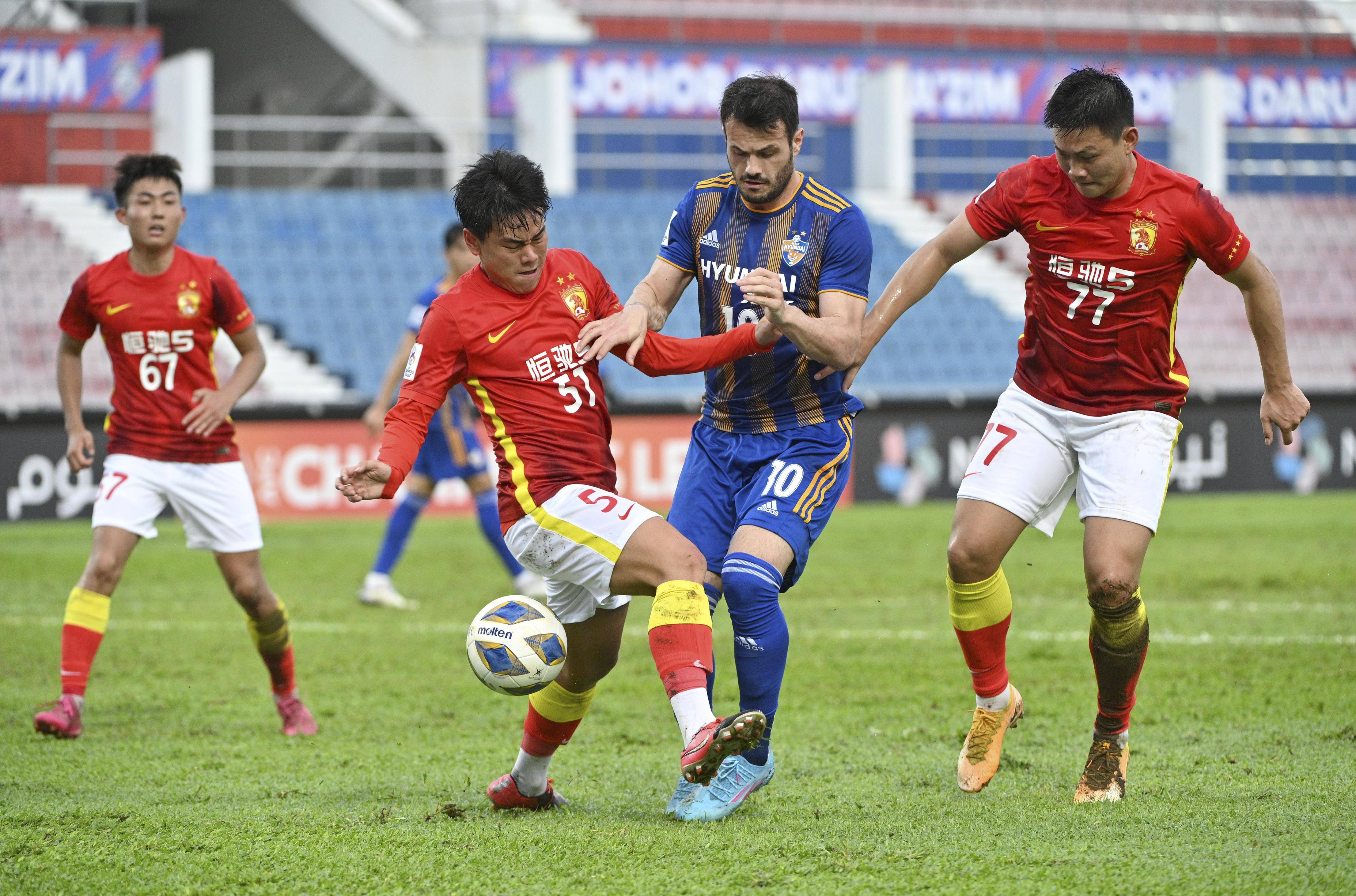 澳亚国际网站-关于横滨水手大胜对手，领先积分榜的信息