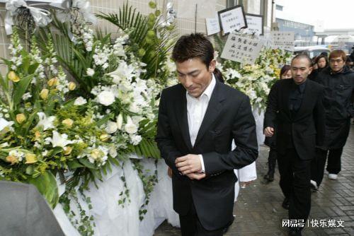 -足球传奇伤情恶化，粉丝哀悼