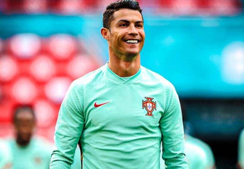 澳亚国际在线登录-关于巴黎最新签约球员亮相，球迷期待其表现的信息