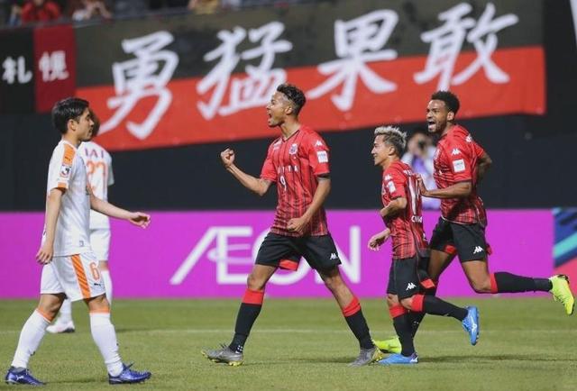 -日本足球联赛季前冠军赛吸引球迷目光